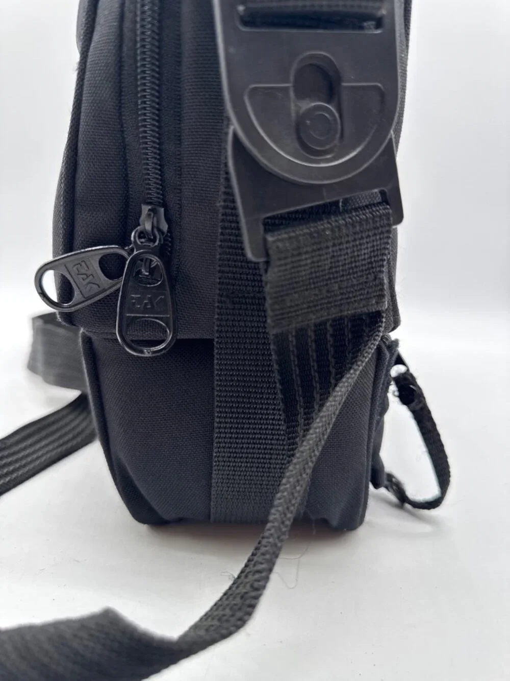 Geneva Black Camera Bag With Adjustable Strap & Detachable Pouch - Multi-Compart